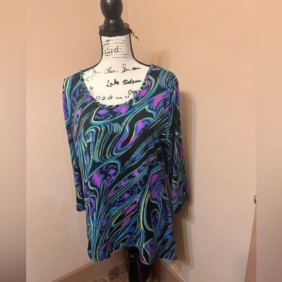 Collections, etc. size large top - Picture 3 of 4